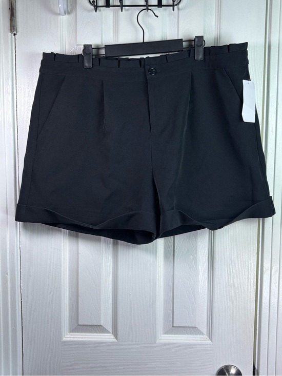 VENUS Pants - VENUS Black Women's Flat-Front Cuffed Dress Shorts